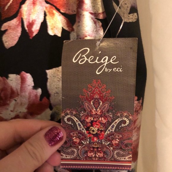 Women’s BeigeECI Metallic-Print Sheath Dress - Picture 4 of 10